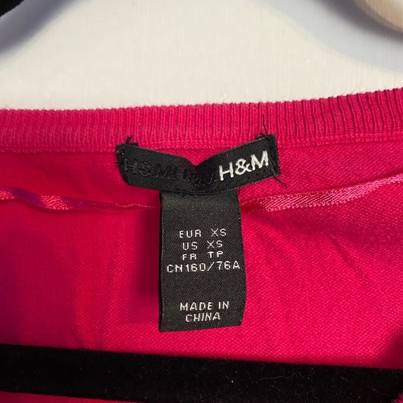 Lady’s sweater - Picture 3 of 3